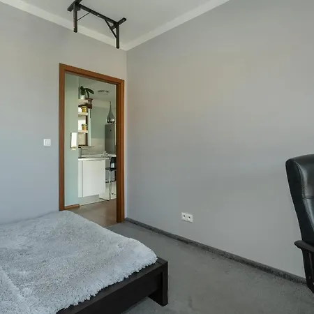 60 M2 With Free Garage Near To The Centre By Renters Apartment *