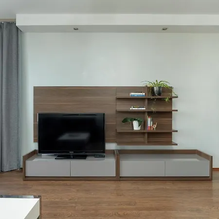 60 M2 With Free Garage Near To The Centre By Renters *