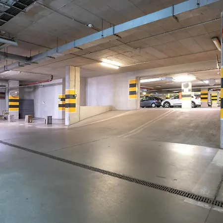 شقة 60 M2 With Free Garage Near To The Centre By Renters *