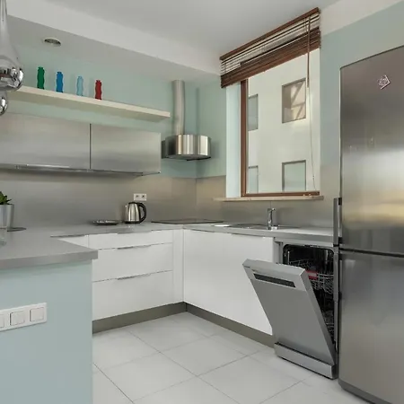60 M2 With Free Garage Near To The Centre By Renters شقة *