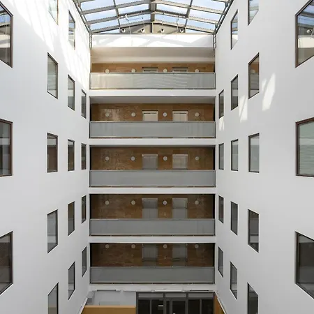 60 M2 With Free Garage Near To The Centre By Renters بوزنان